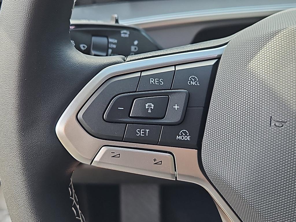 new 2025 Volkswagen Tiguan car, priced at $33,502