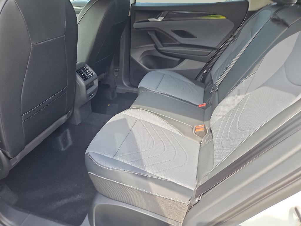 new 2025 Volkswagen Tiguan car, priced at $33,502