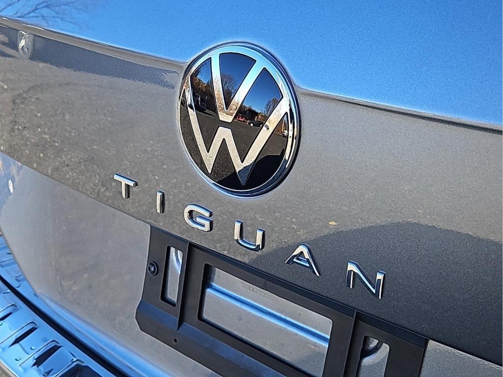 new 2024 Volkswagen Tiguan car, priced at $30,551