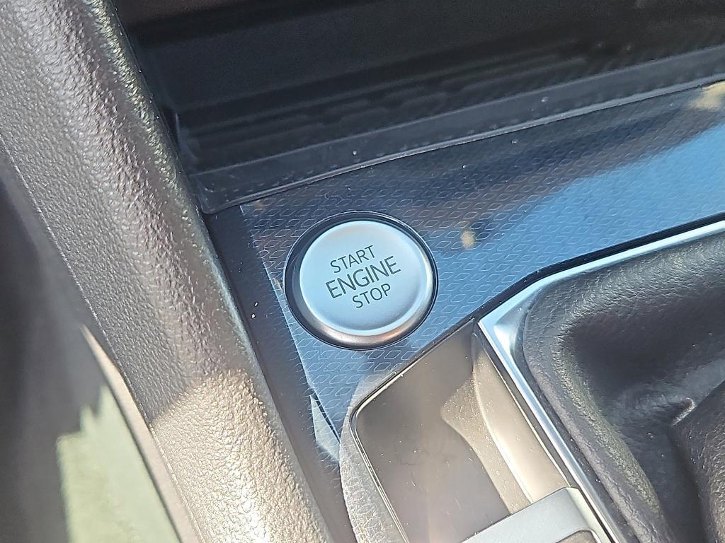 used 2025 Volkswagen Taos car