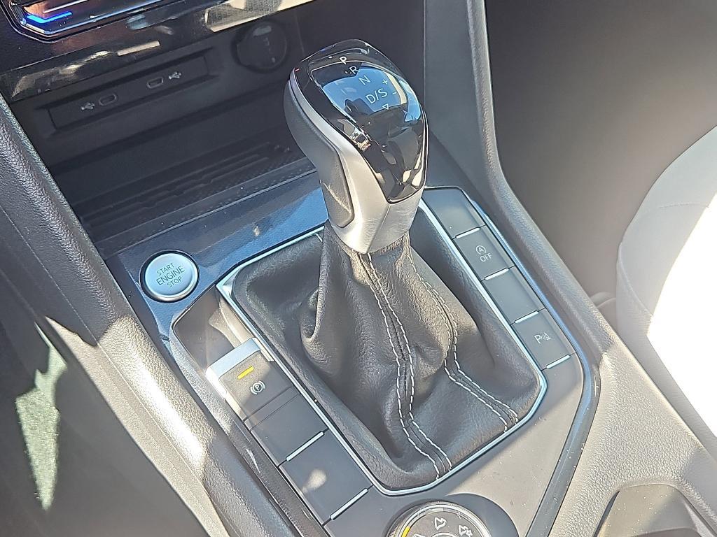 used 2025 Volkswagen Taos car