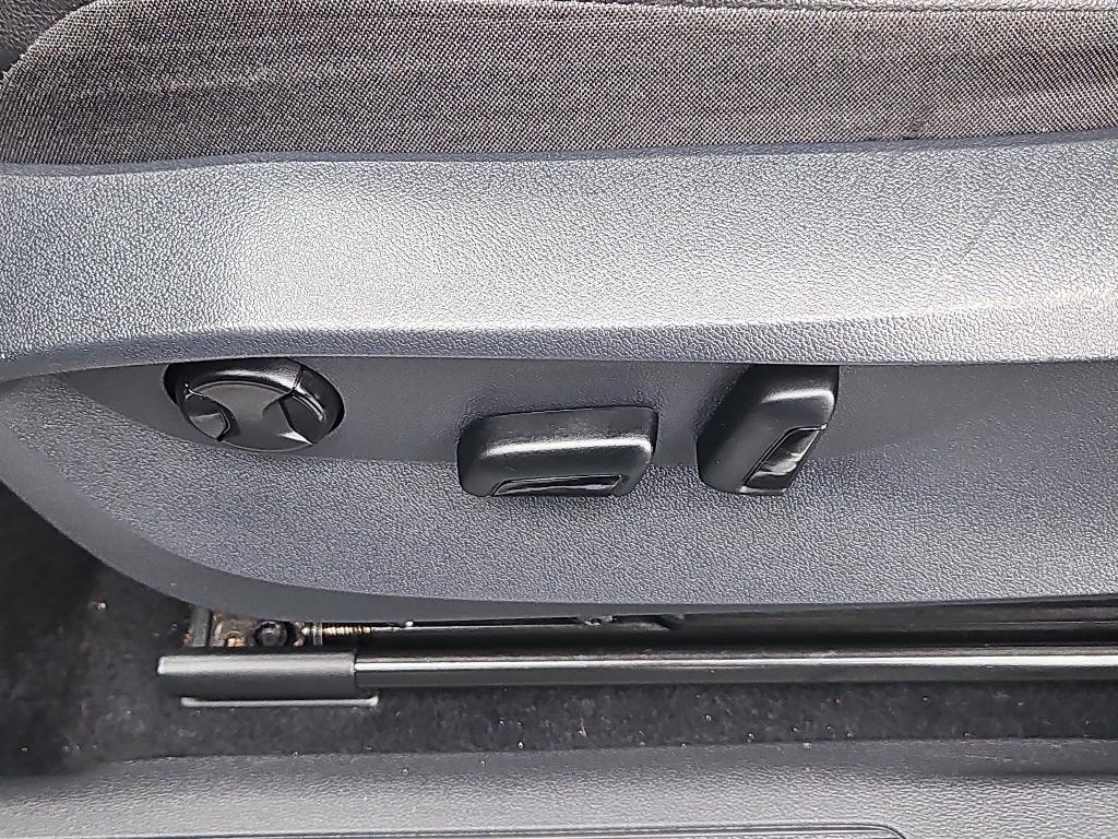 used 2022 Volkswagen Tiguan car, priced at $19,900