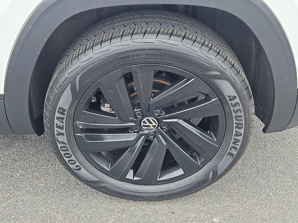 used 2022 Volkswagen Atlas Cross Sport car, priced at $30,500
