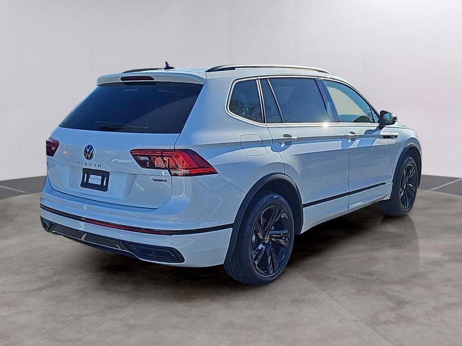 new 2024 Volkswagen Tiguan car, priced at $33,331