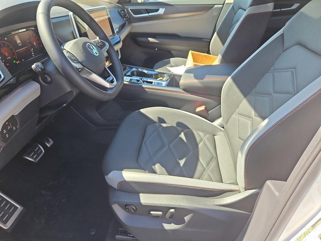 new 2025 Volkswagen Atlas car, priced at $45,611