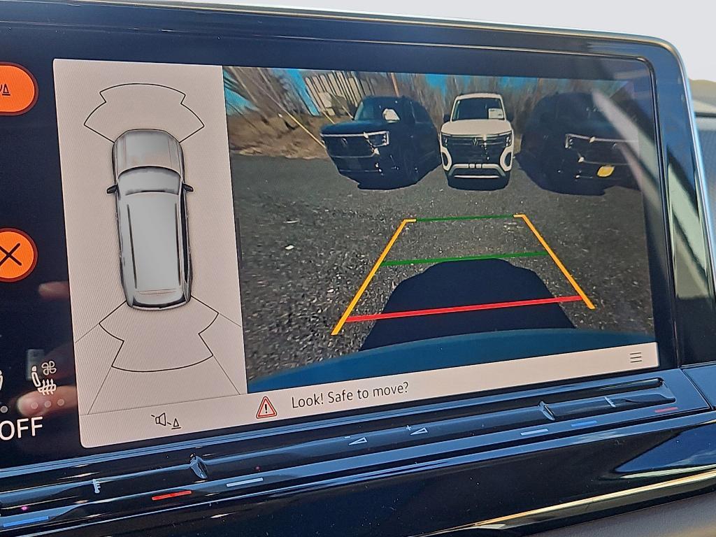 new 2025 Volkswagen Atlas car, priced at $45,611