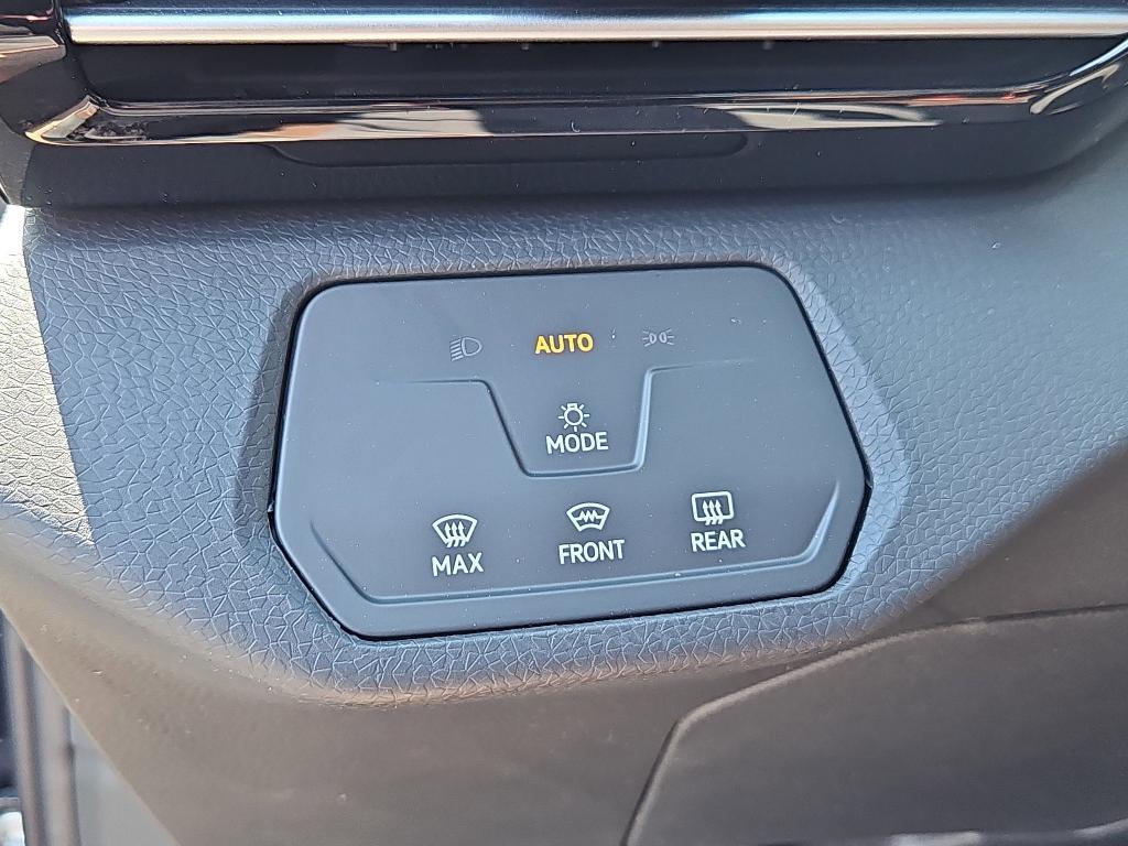 new 2025 Volkswagen ID.4 car, priced at $44,507