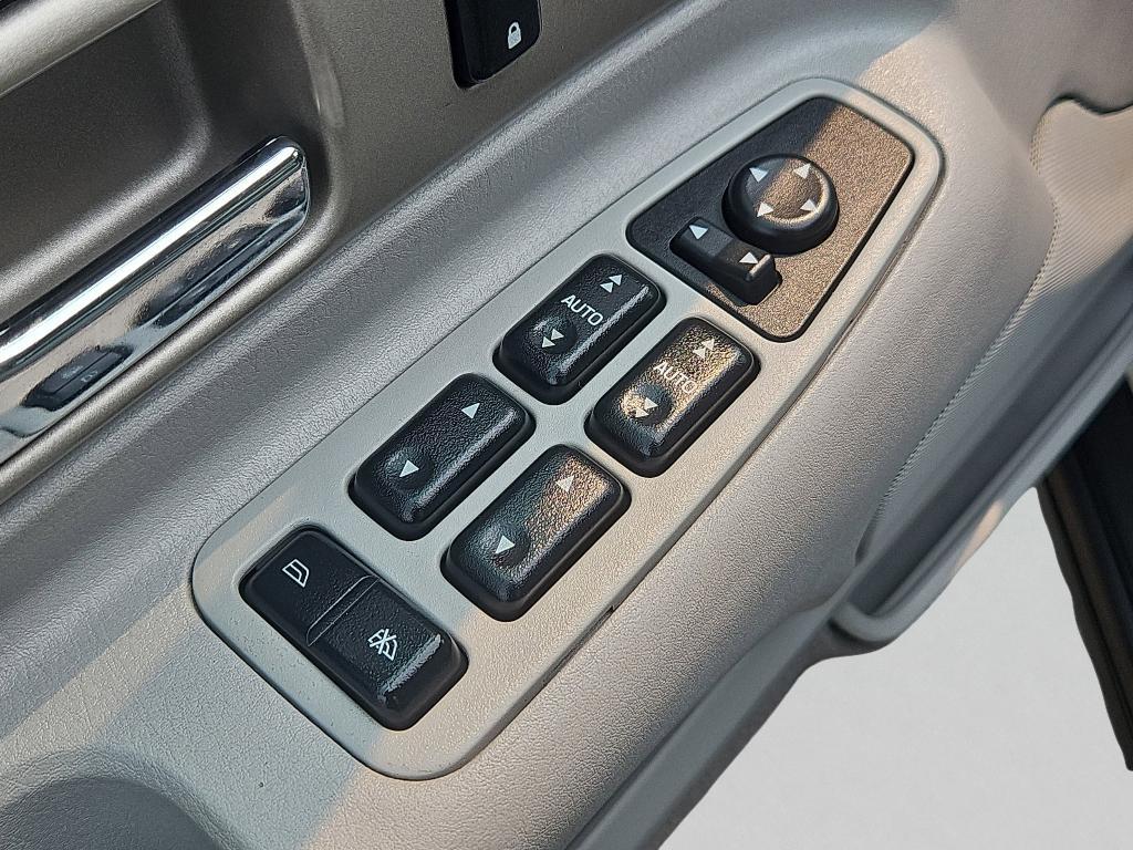 used 2004 Lincoln LS car, priced at $5,400