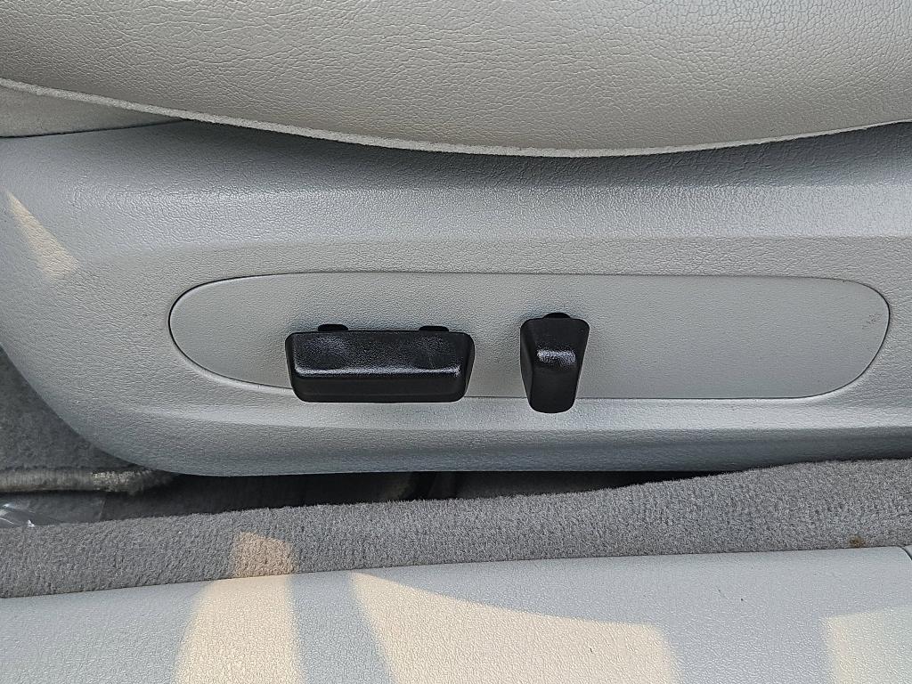 used 2004 Lincoln LS car, priced at $5,400