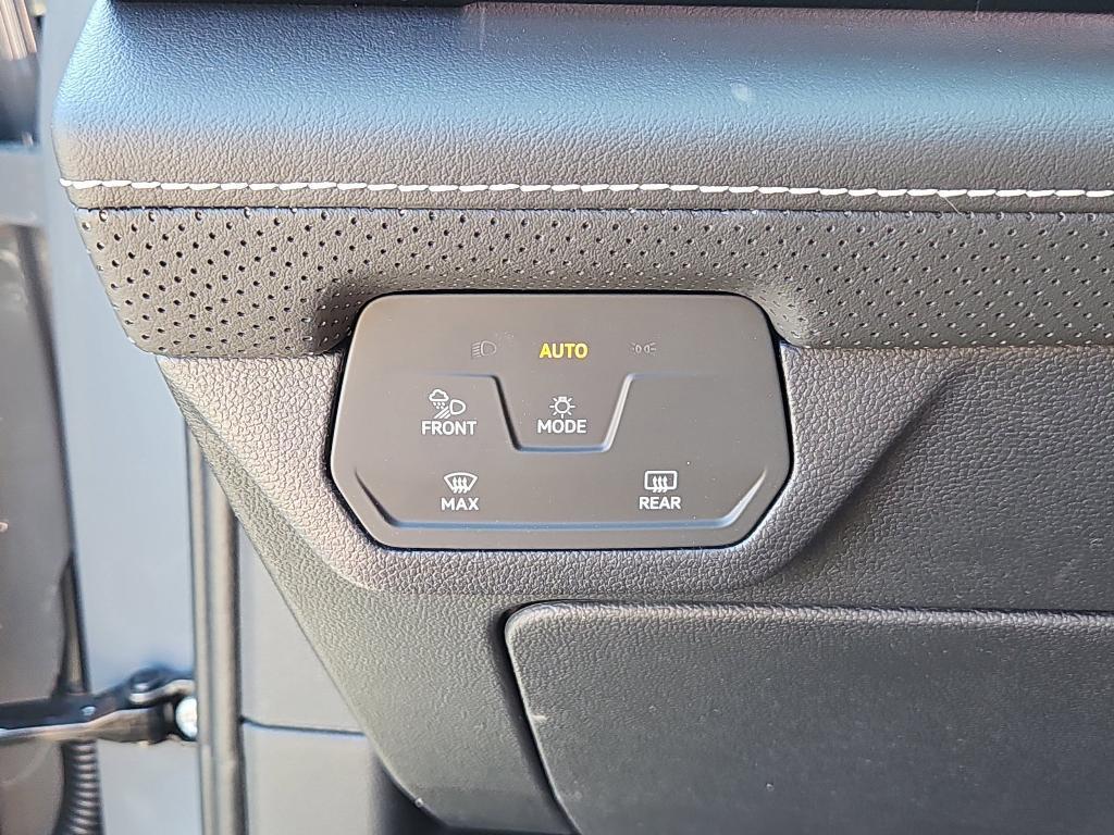 new 2025 Volkswagen Atlas car, priced at $48,079