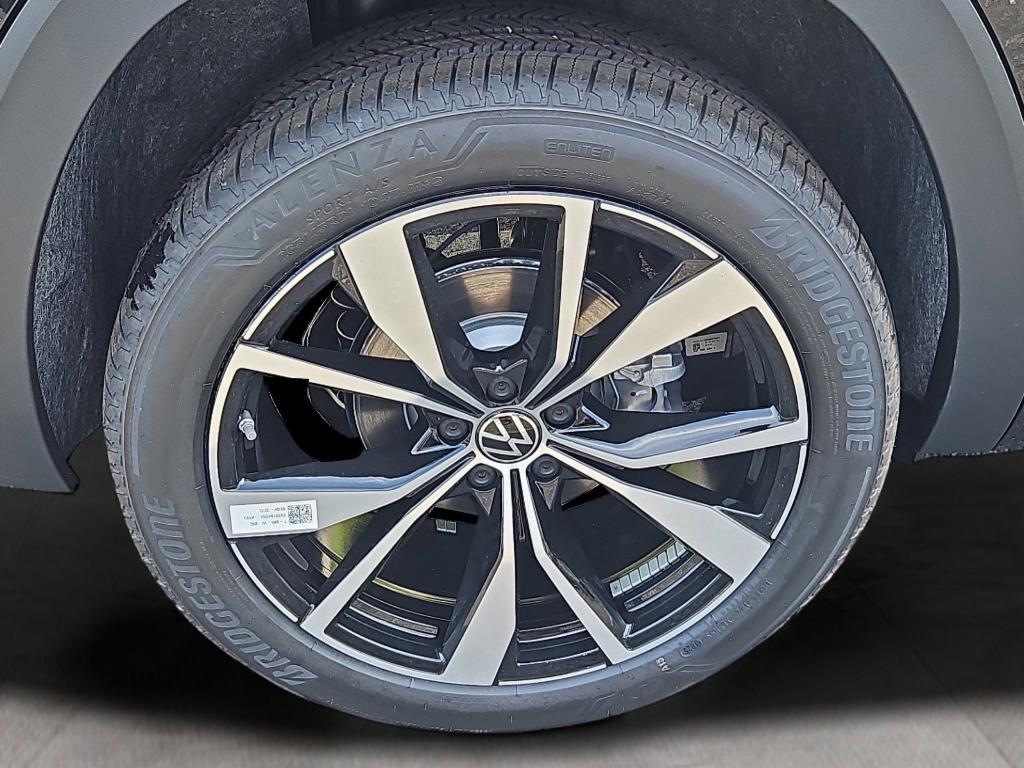 new 2025 Volkswagen Atlas Cross Sport car, priced at $50,571
