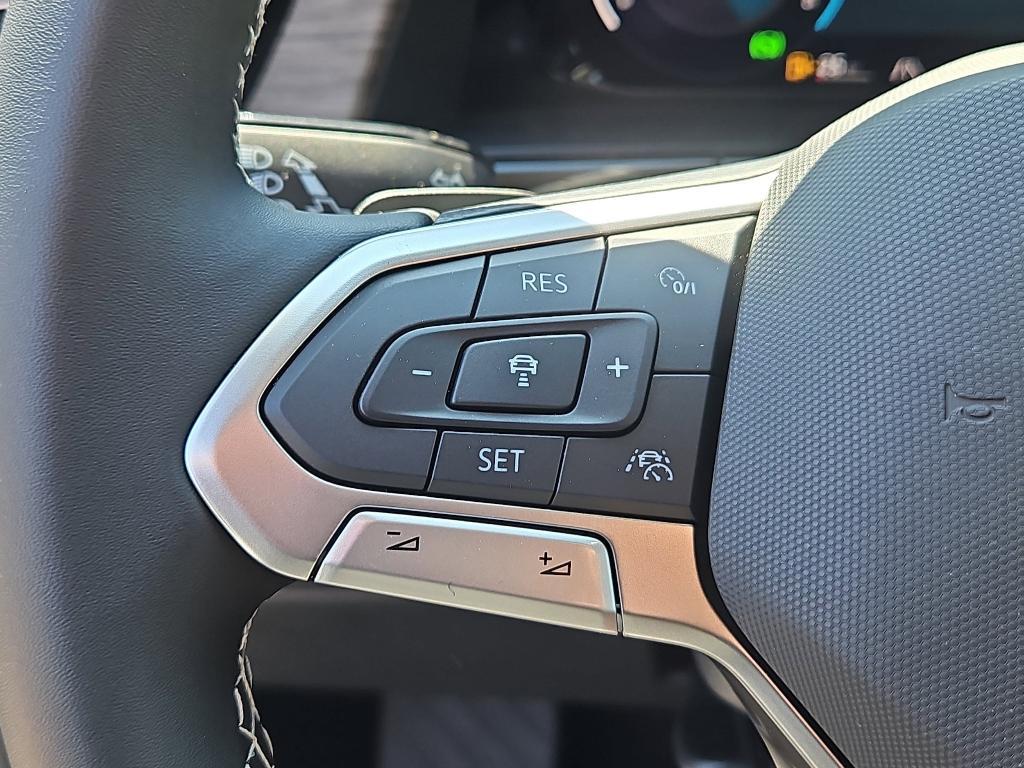 new 2025 Volkswagen Atlas car, priced at $48,079