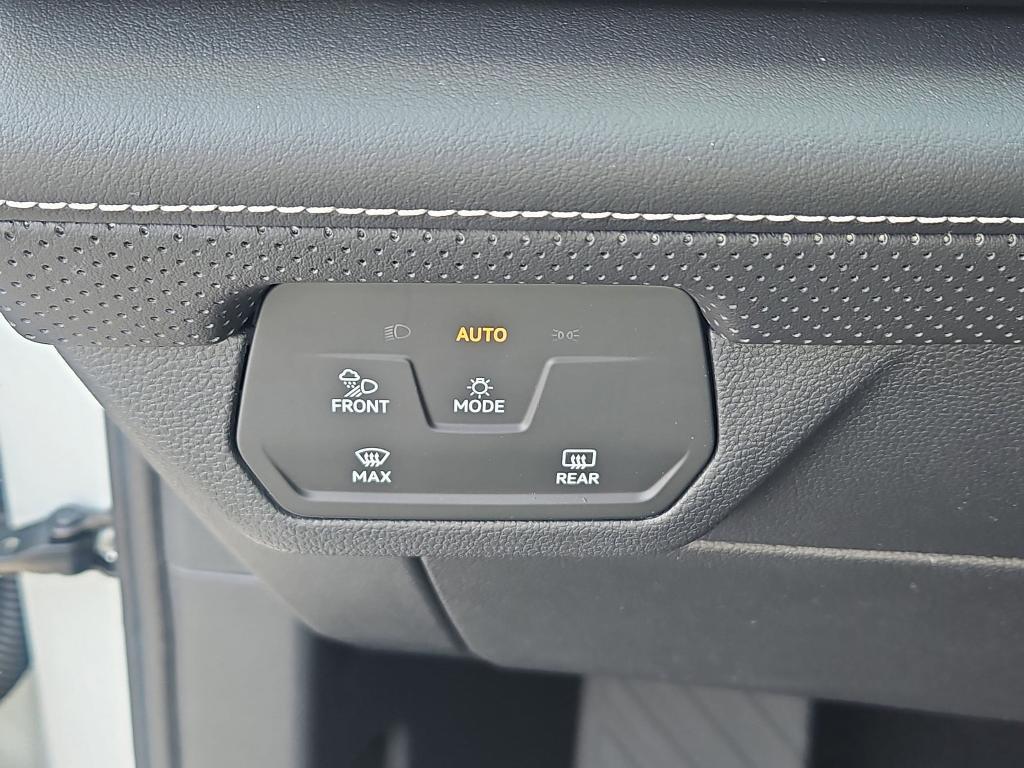 new 2025 Volkswagen Atlas car, priced at $44,118