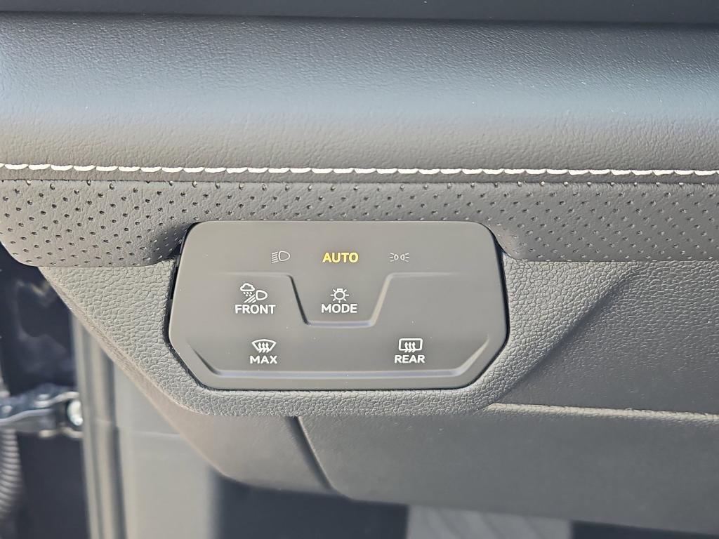 new 2025 Volkswagen Atlas car, priced at $44,118