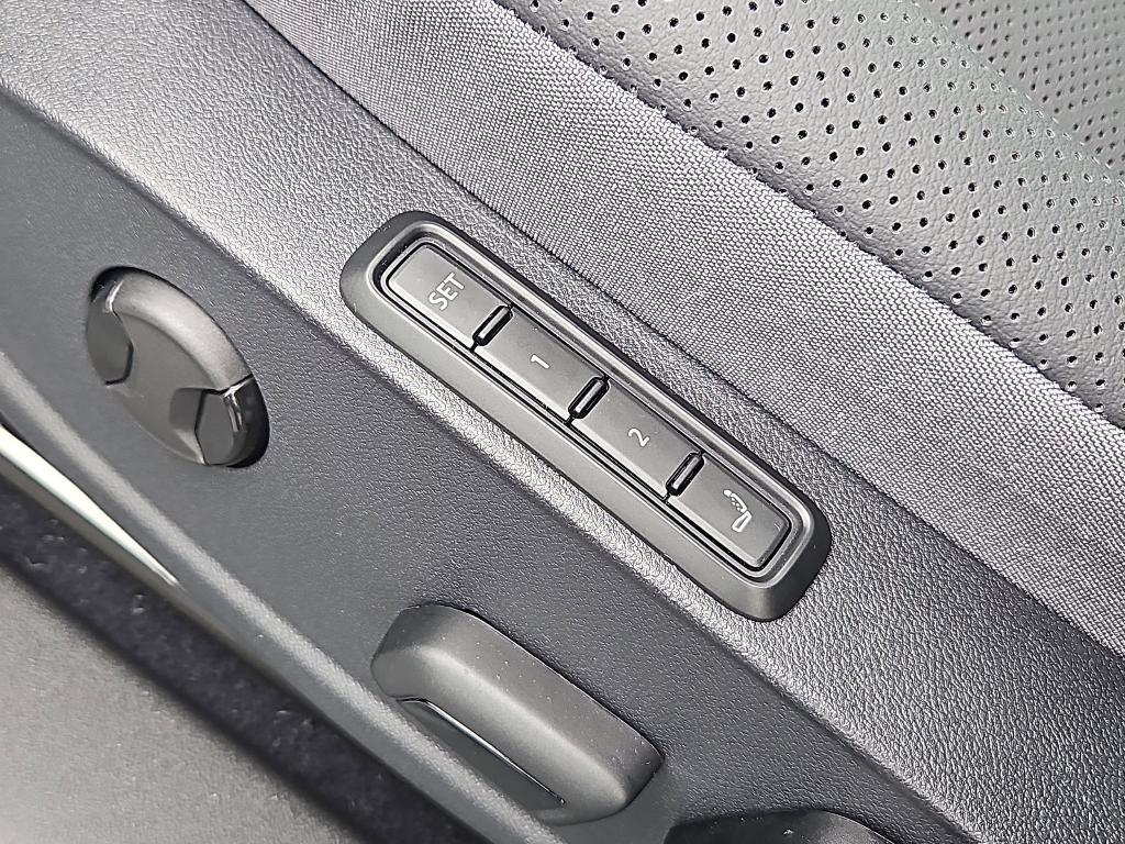 new 2025 Volkswagen ID.4 car, priced at $49,880