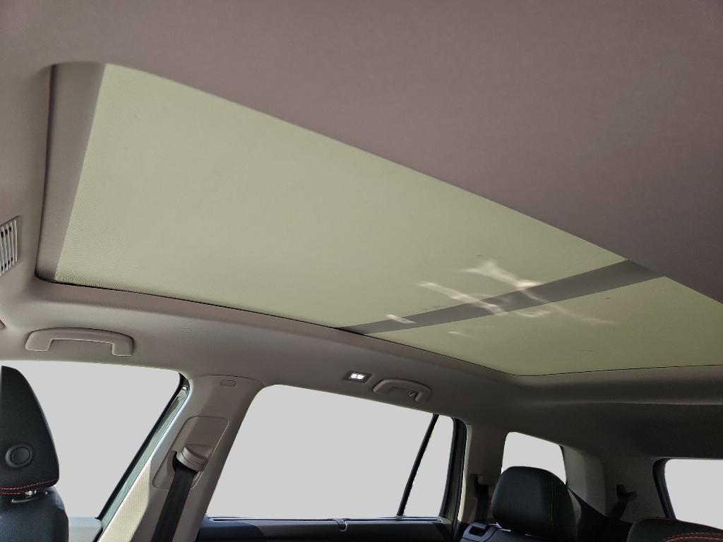 new 2025 Volkswagen Atlas car, priced at $45,013