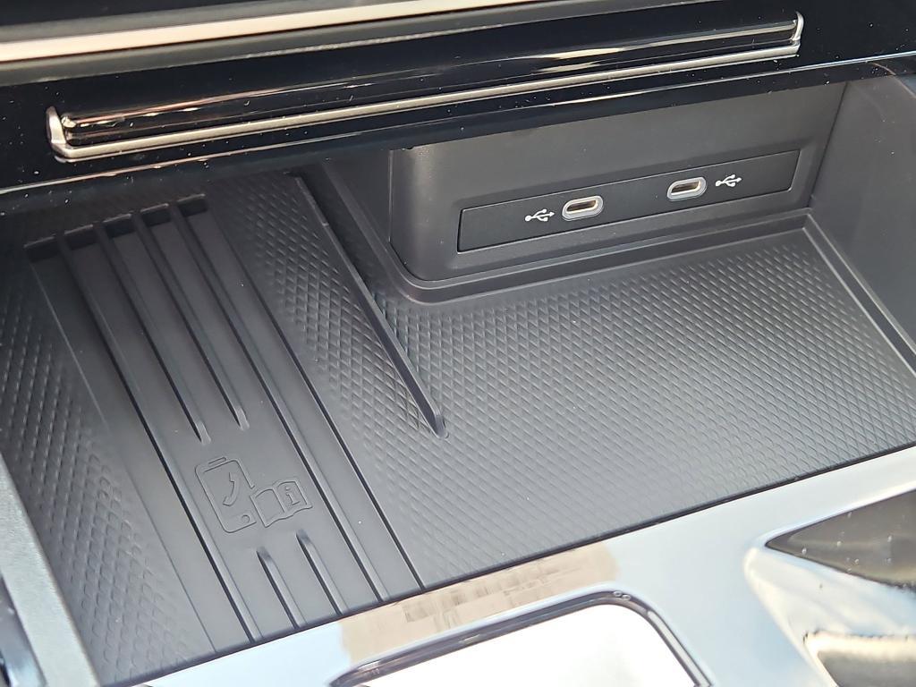 new 2025 Volkswagen Atlas car, priced at $45,013
