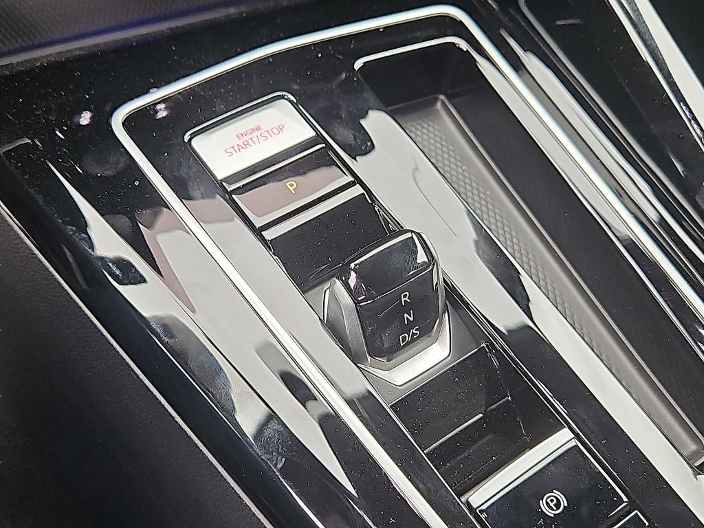 new 2025 Volkswagen Golf GTI car, priced at $34,480