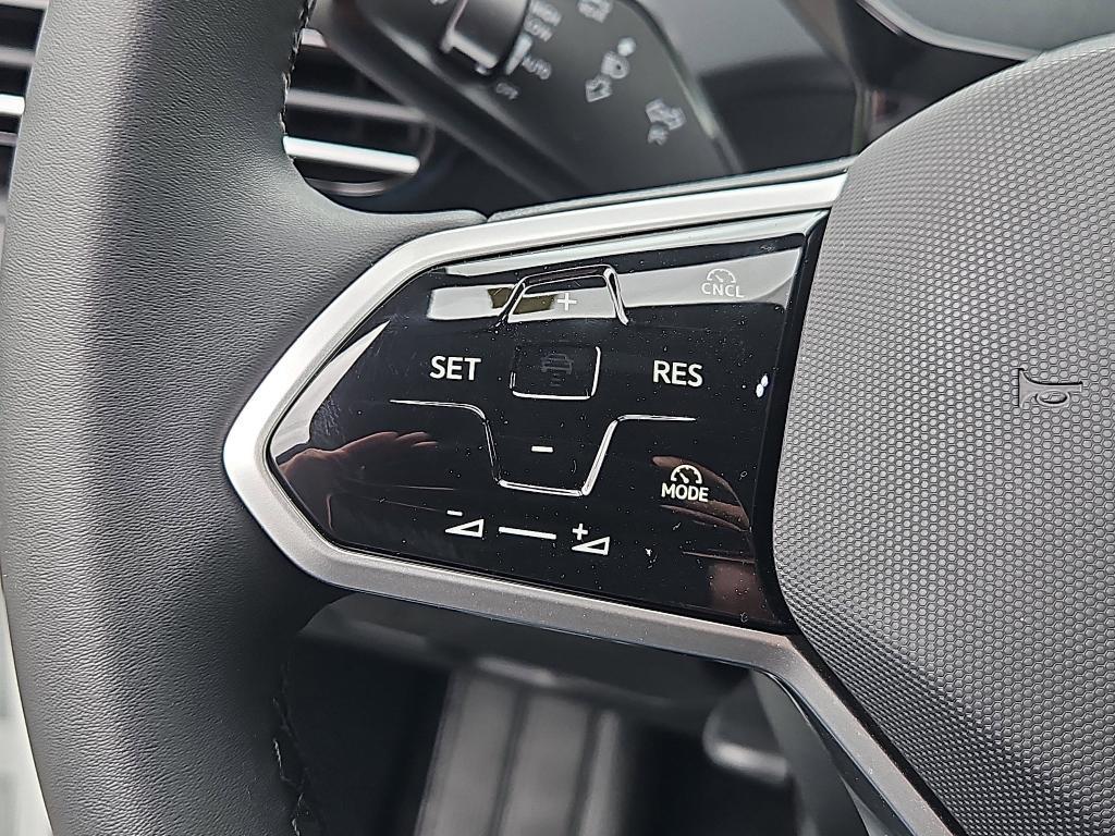 new 2025 Volkswagen ID.4 car, priced at $44,507