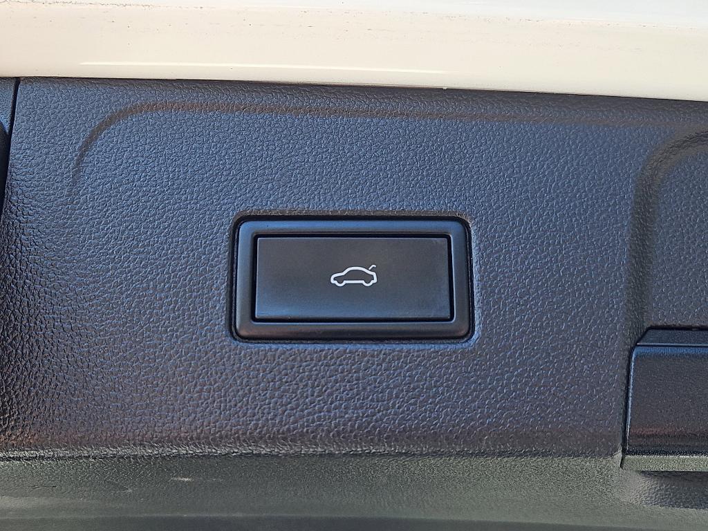 used 2021 Volkswagen Atlas car, priced at $25,500