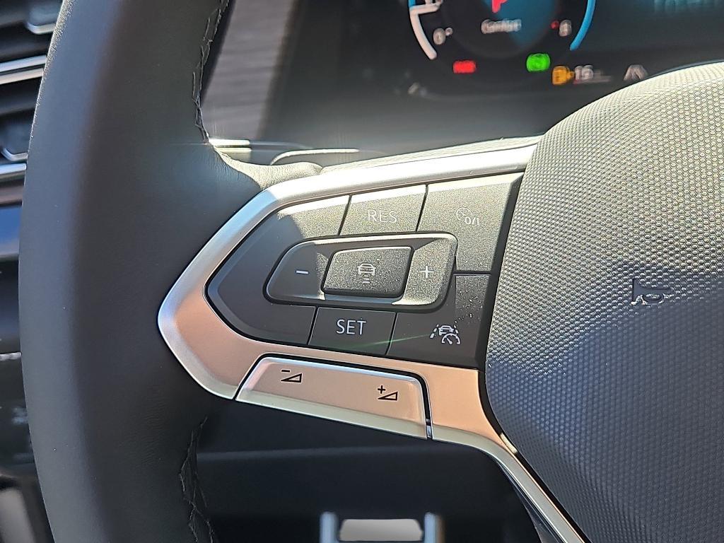 new 2025 Volkswagen Atlas car, priced at $52,298