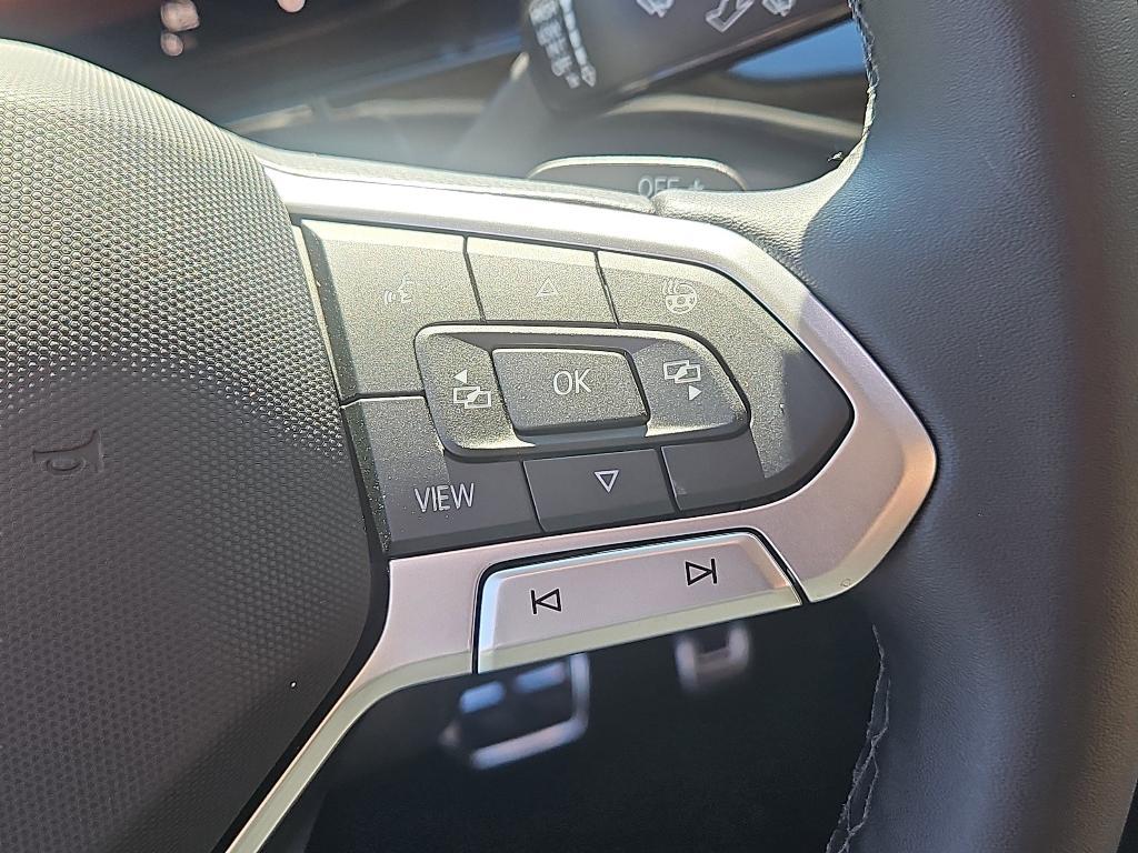 new 2025 Volkswagen Atlas car, priced at $45,013