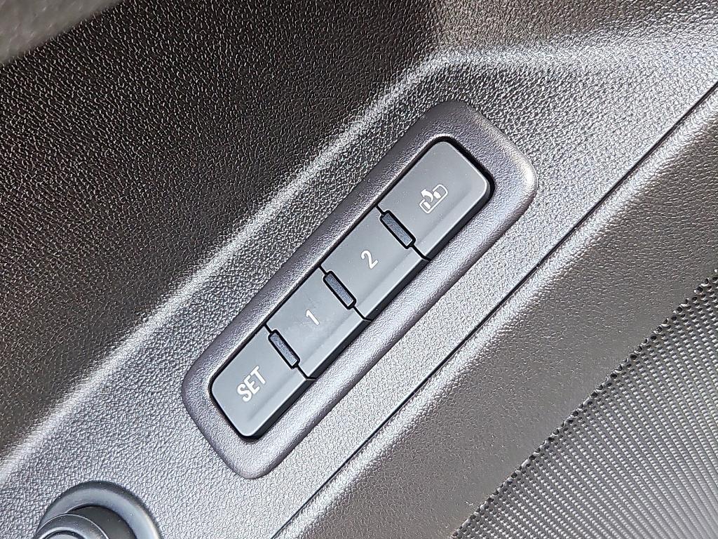used 2018 Chevrolet Equinox car, priced at $15,800
