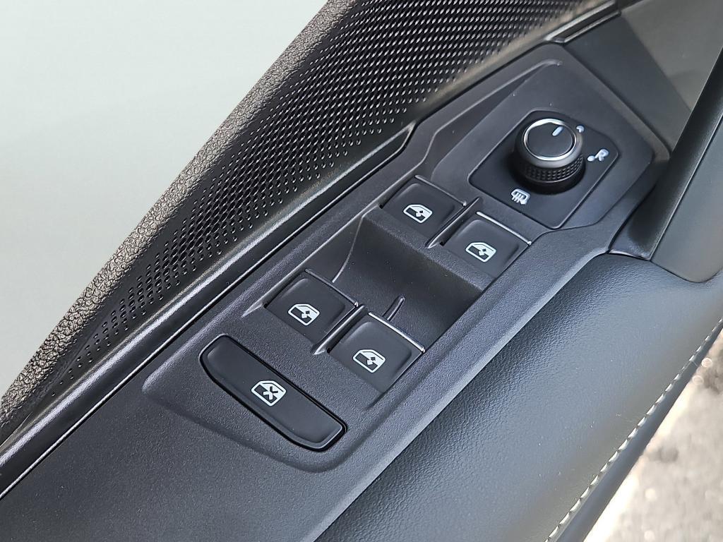 new 2025 Volkswagen Tiguan car, priced at $34,737