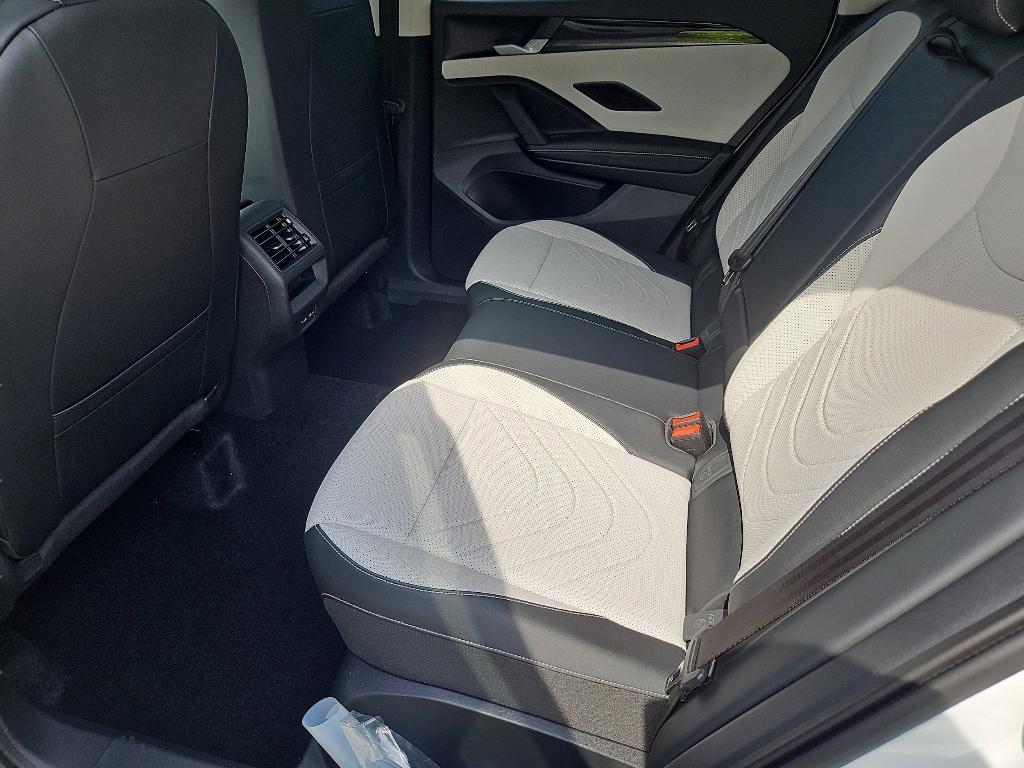new 2025 Volkswagen Tiguan car, priced at $34,737