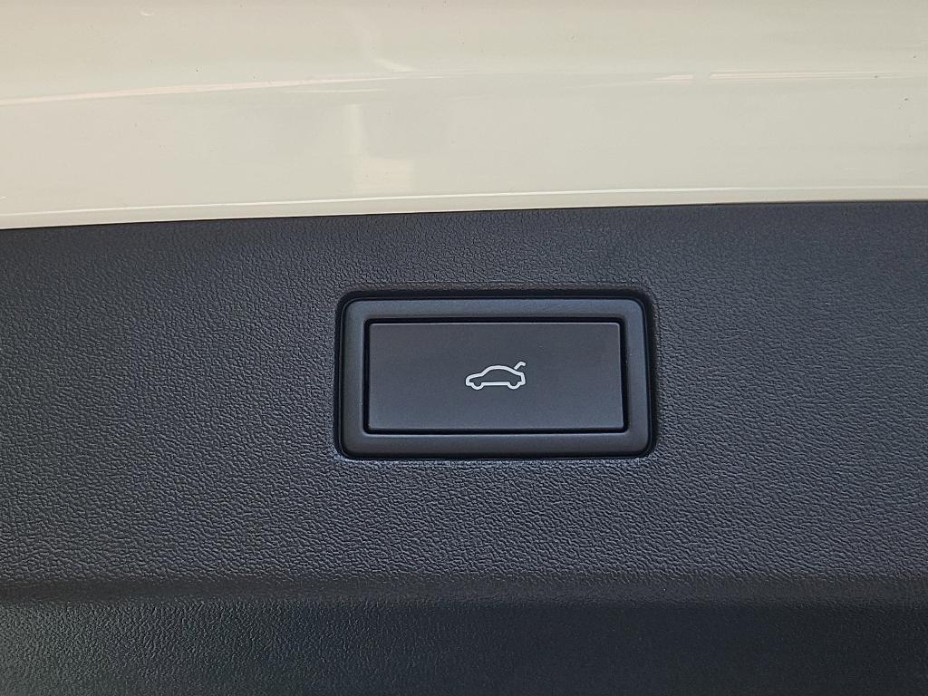 new 2025 Volkswagen Tiguan car, priced at $34,737
