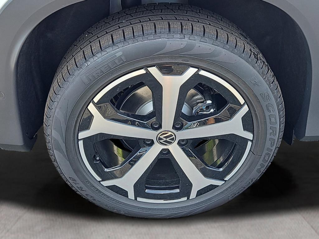 new 2025 Volkswagen Tiguan car, priced at $34,737