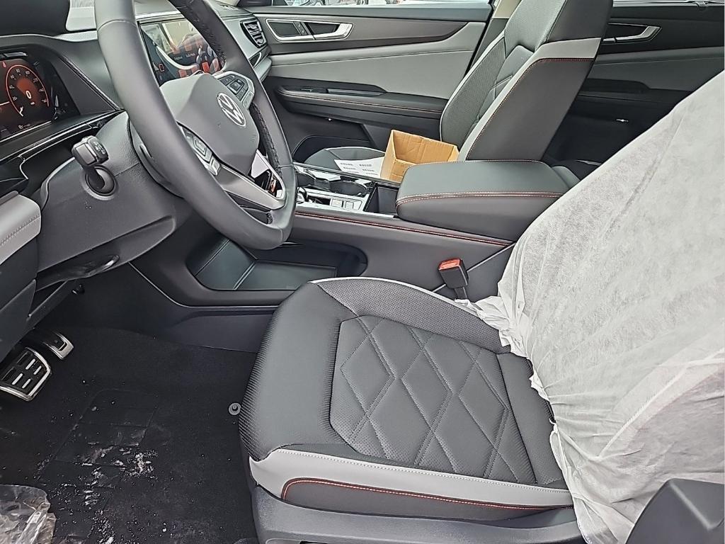 new 2025 Volkswagen Atlas car, priced at $45,986