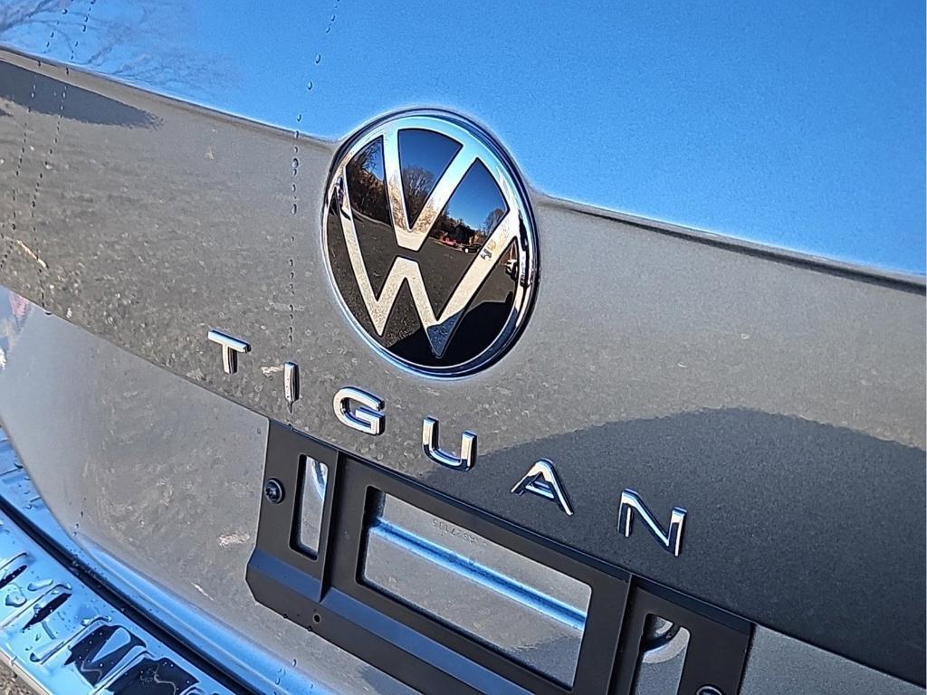 new 2024 Volkswagen Tiguan car, priced at $30,551