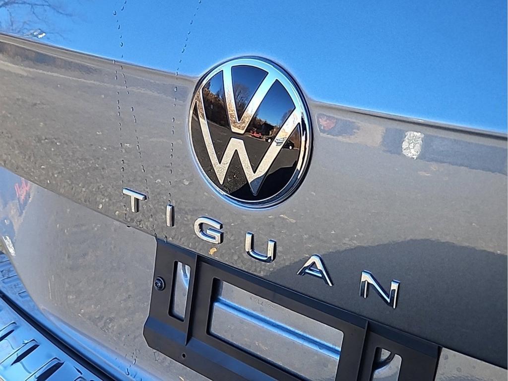 new 2024 Volkswagen Tiguan car, priced at $30,335