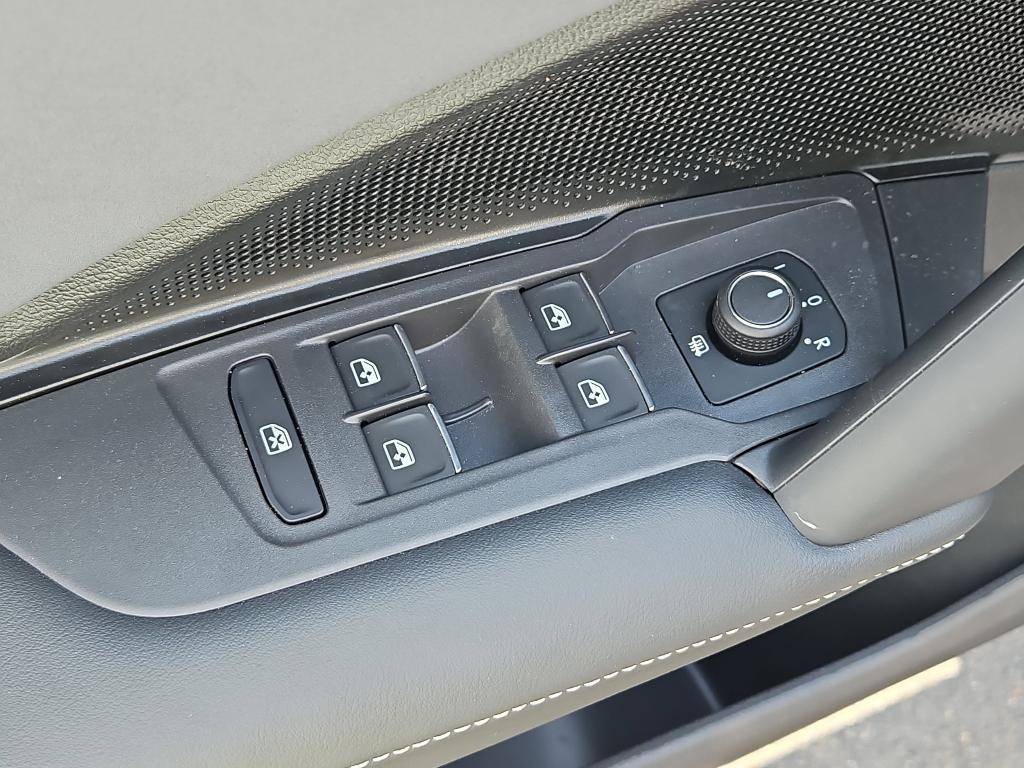 new 2025 Volkswagen Tiguan car, priced at $35,498