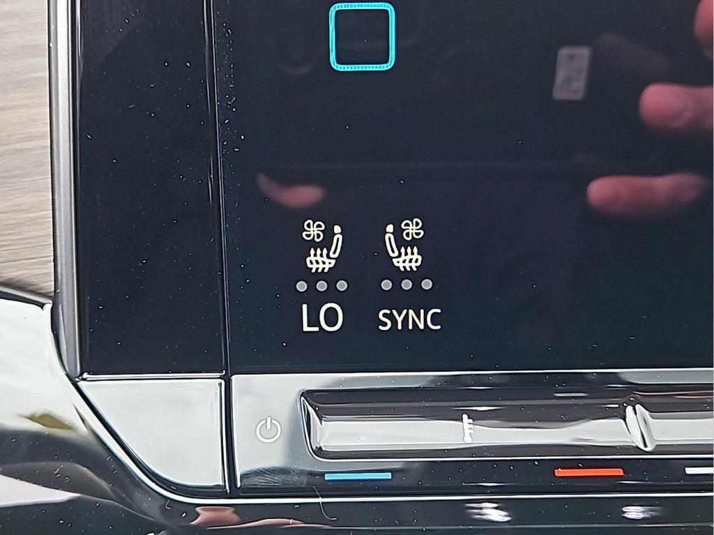 new 2025 Volkswagen Atlas car, priced at $48,079