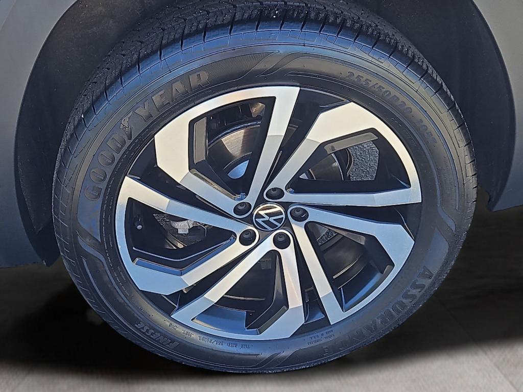 used 2022 Volkswagen Atlas car, priced at $27,900