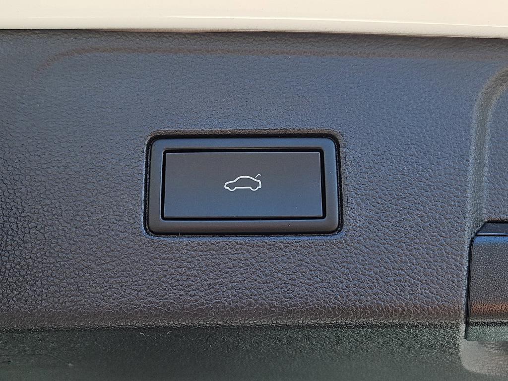 used 2022 Volkswagen Atlas car, priced at $27,900