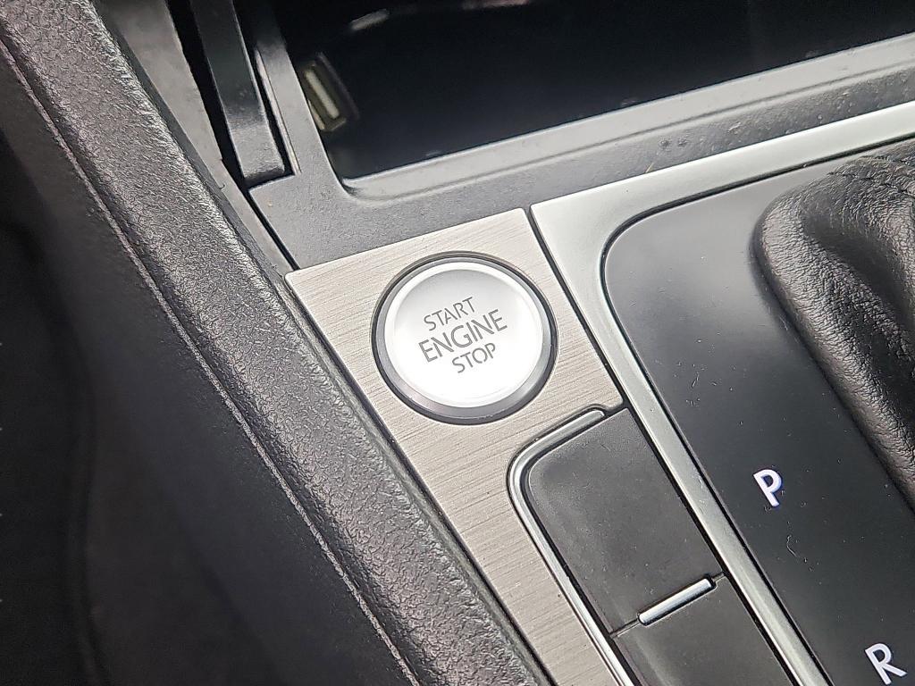 used 2015 Volkswagen Golf SportWagen car, priced at $12,900