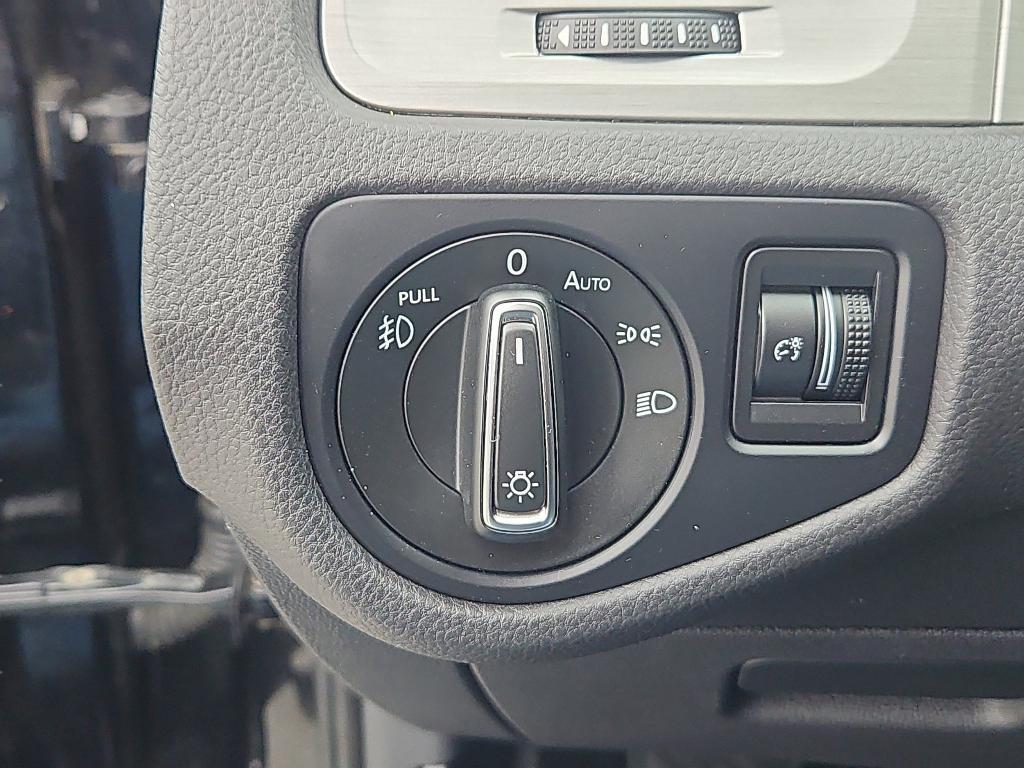 used 2015 Volkswagen Golf SportWagen car, priced at $12,900