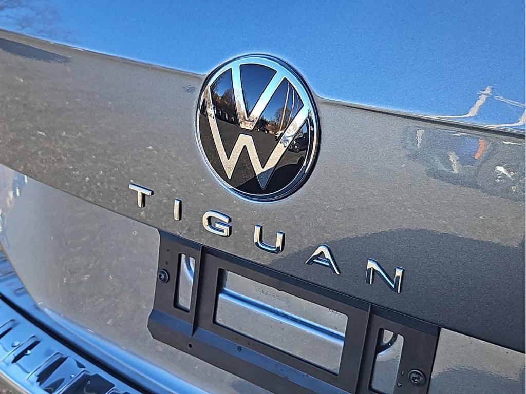 new 2024 Volkswagen Tiguan car, priced at $30,335