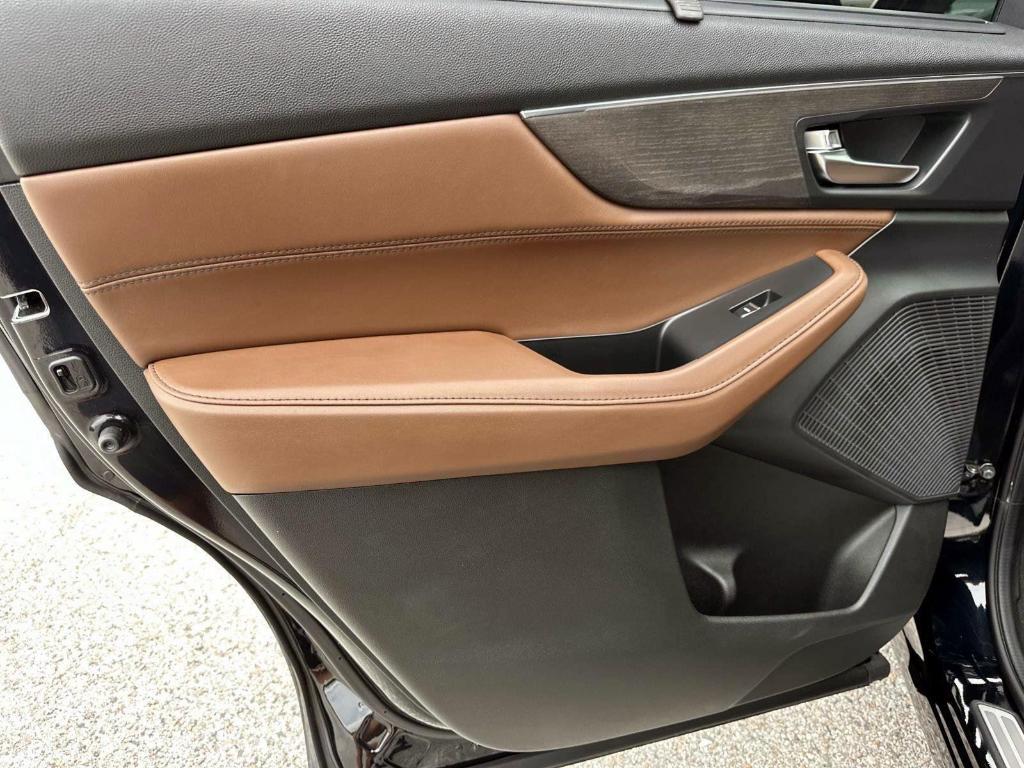 used 2024 Acura MDX car, priced at $51,400
