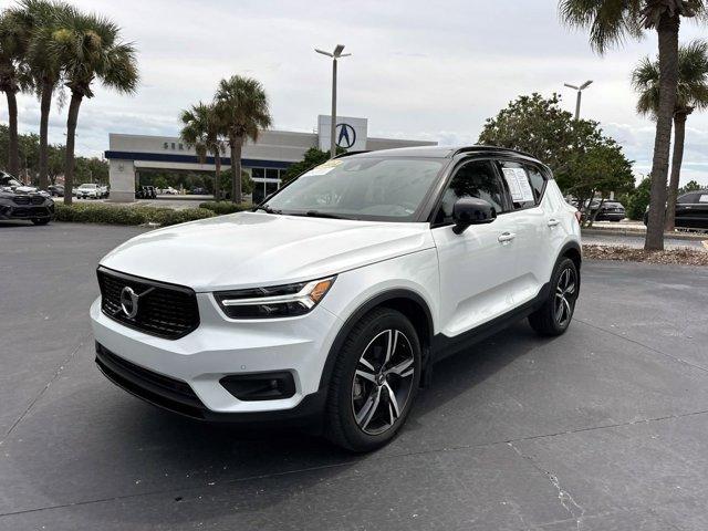 used 2022 Volvo XC40 car, priced at $25,700