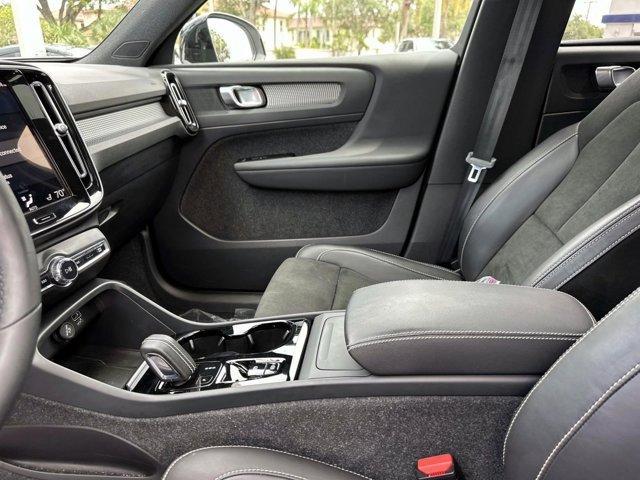 used 2022 Volvo XC40 car, priced at $25,700