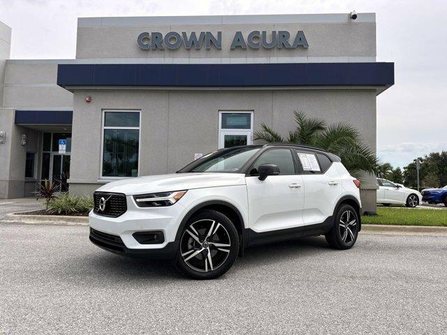used 2022 Volvo XC40 car, priced at $25,700