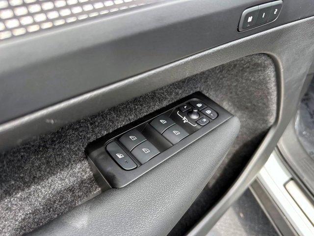 used 2022 Volvo XC40 car, priced at $25,700