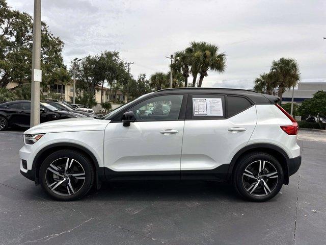 used 2022 Volvo XC40 car, priced at $25,700