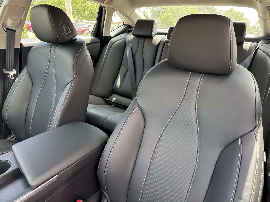 new 2025 Acura TLX car, priced at $44,988