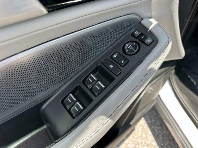 used 2025 Acura MDX car, priced at $51,000
