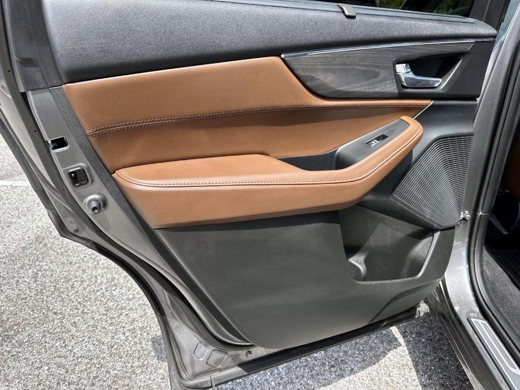 used 2024 Acura MDX car, priced at $49,000